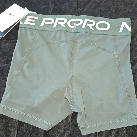 NikePro 3in ShortsNikeVintage Green/White SZ:XS NEW - Picture 8 of 10
